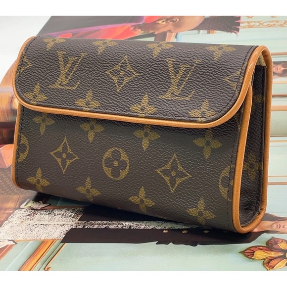 Auth  Louis Vuitton Monogram Pochette Florentine - Picture 2 of 11
